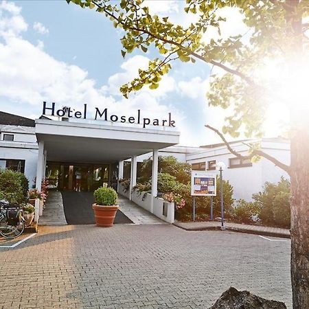 Hotel Moselpark 贝恩卡斯特尔-屈斯 外观 照片