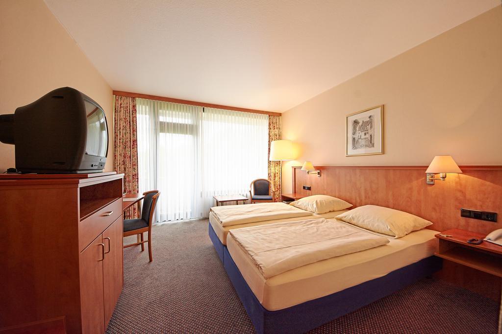 Hotel Moselpark 贝恩卡斯特尔-屈斯 外观 照片