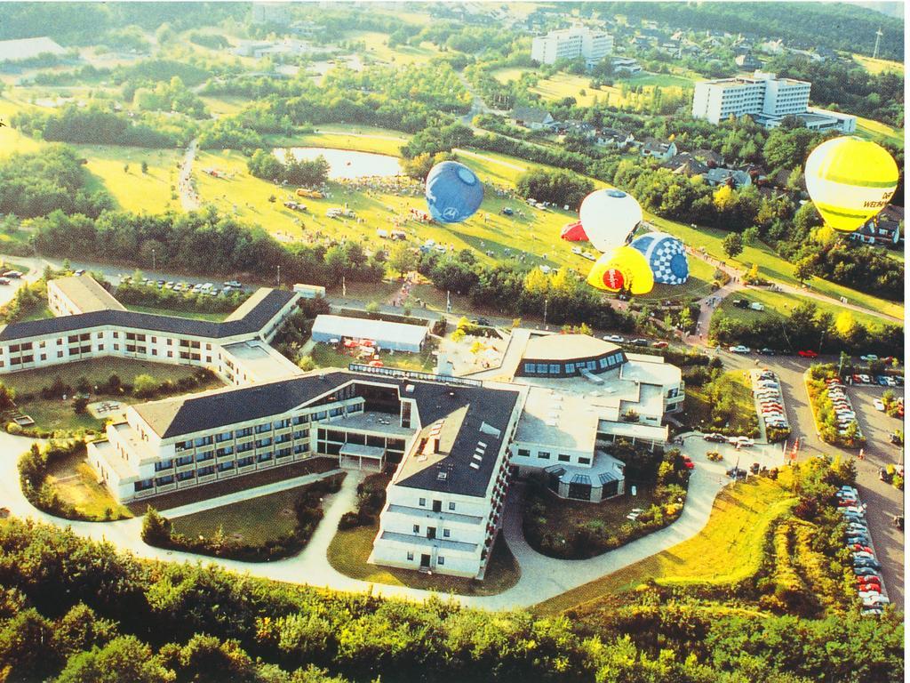 Hotel Moselpark 贝恩卡斯特尔-屈斯 外观 照片