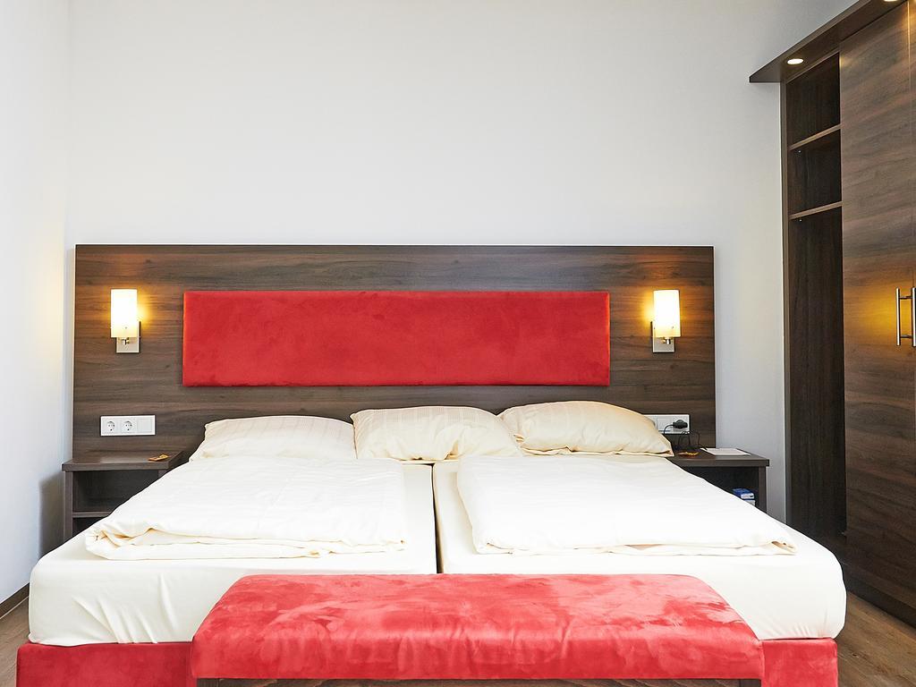 Hotel Moselpark 贝恩卡斯特尔-屈斯 外观 照片