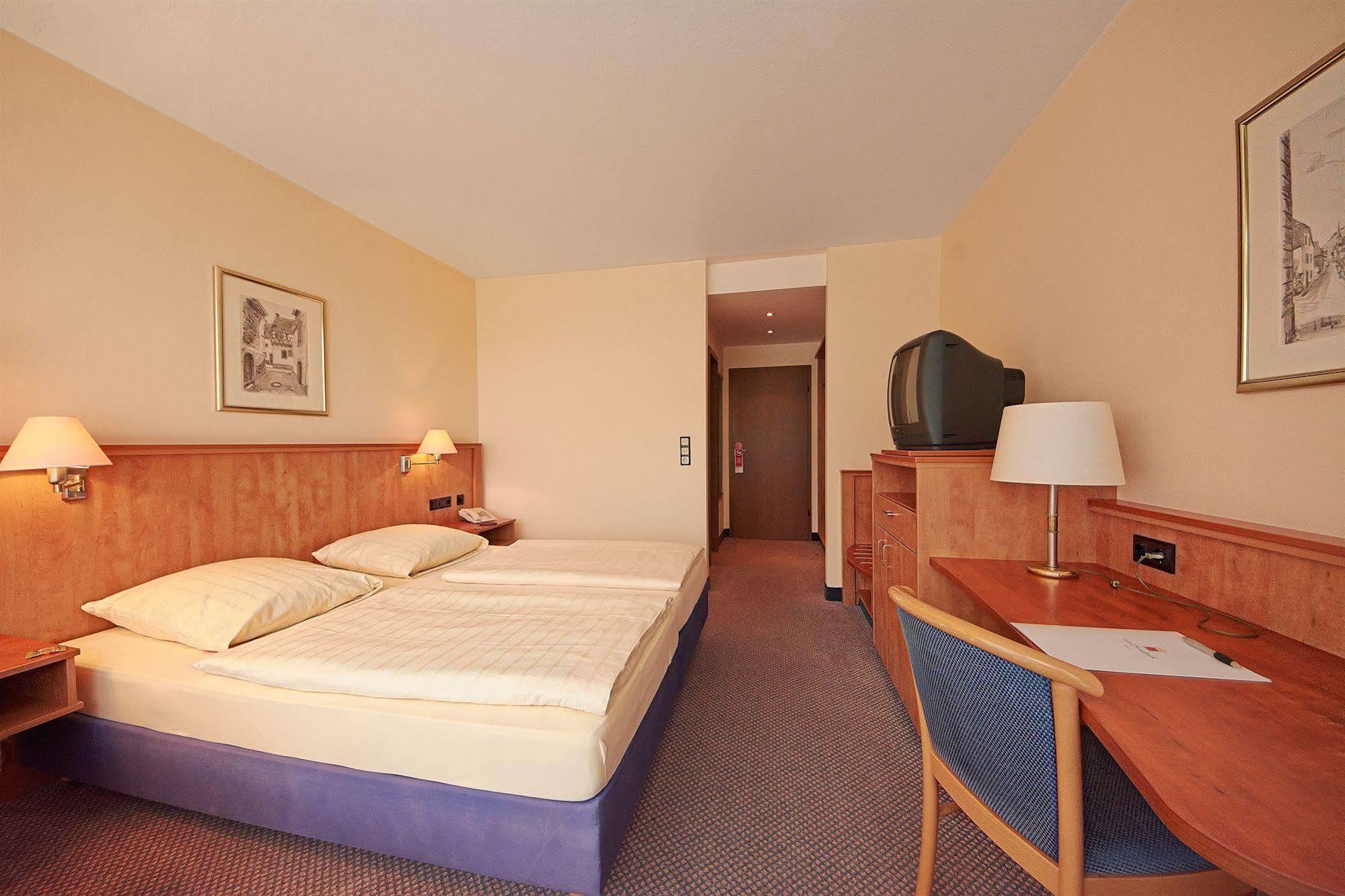 Hotel Moselpark 贝恩卡斯特尔-屈斯 外观 照片